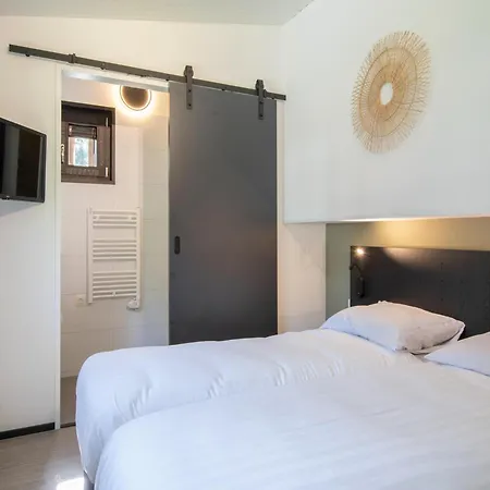 With Air Conditioning, In A At 12 Km From Eindhoven Chalet Mierlo